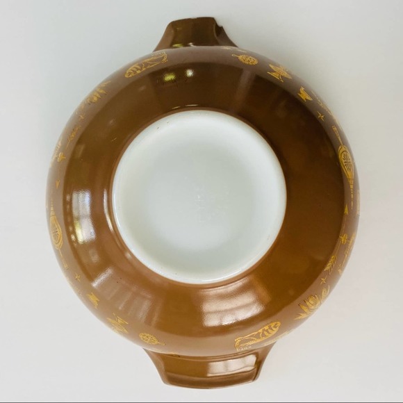 Pyrex | Early American Vintage 4 Qt Cinderella Mixing Bowl - Picture 7 of 13